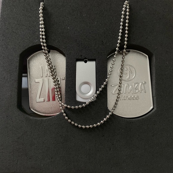NIB Zumba  I Am ZIN dog tags & USB Memory Stick - Picture 2 of 3